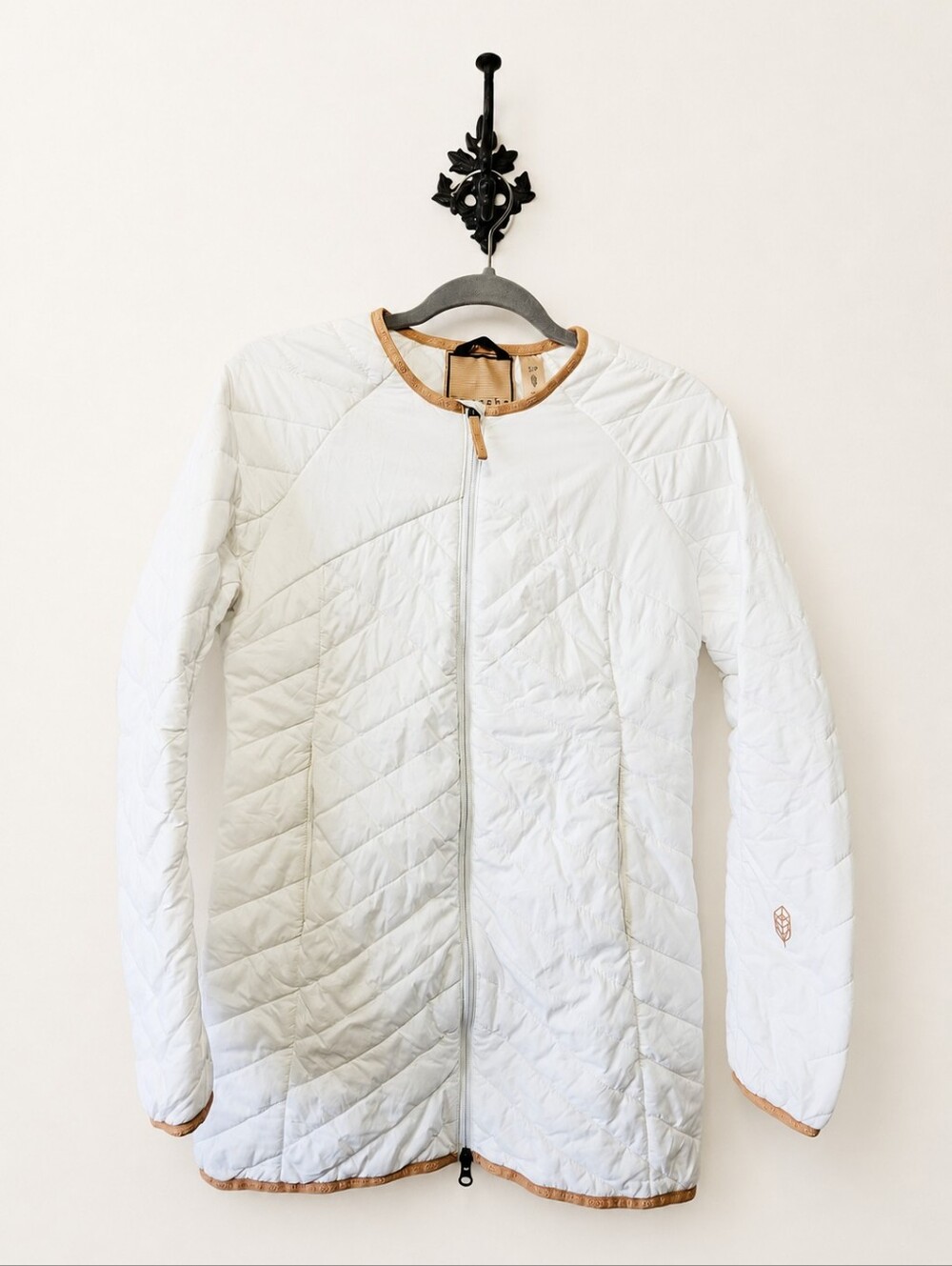 Indygena Turvata Liner Jacket Size S White Puffer EUC